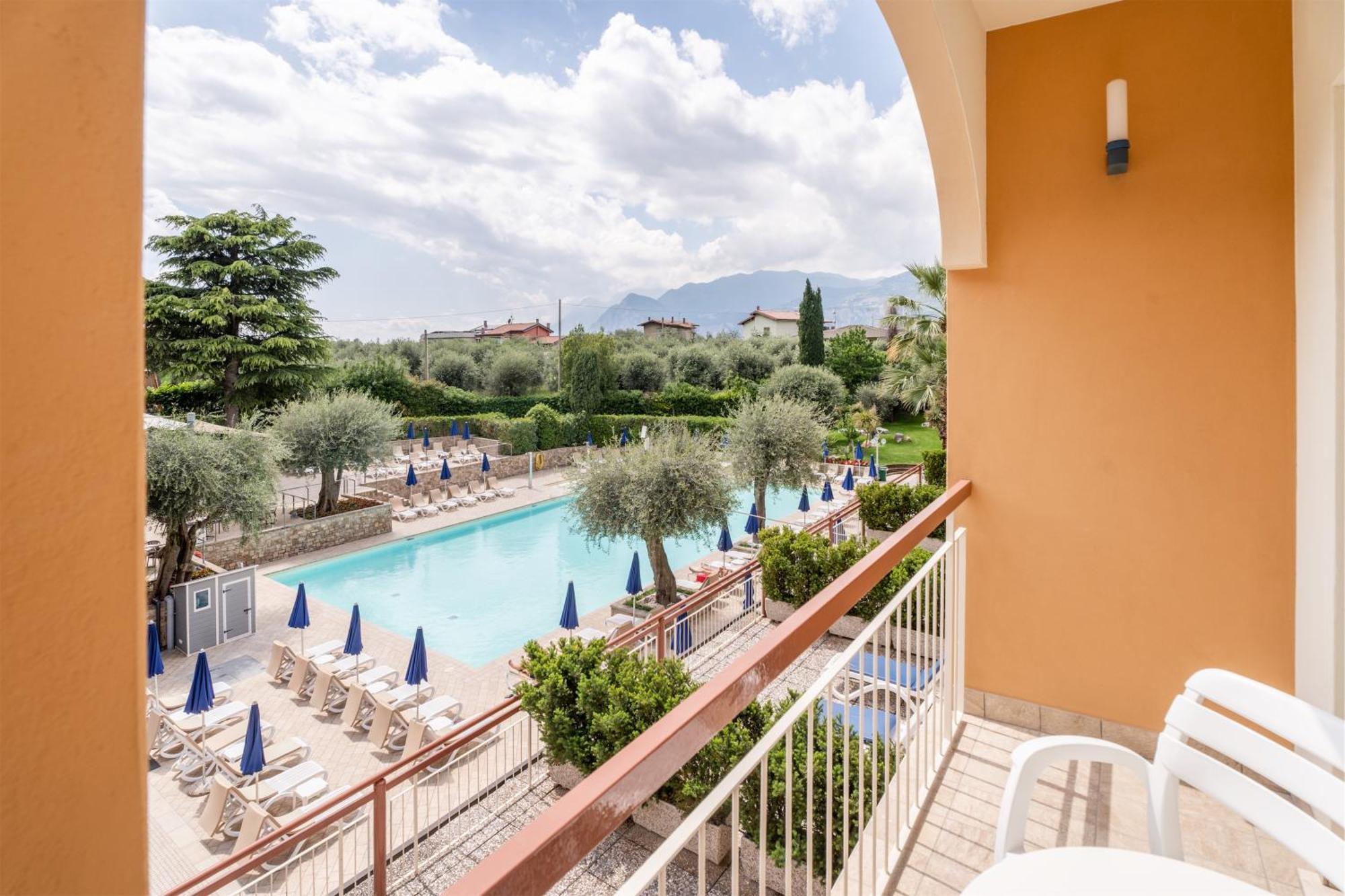 Majestic Hotel 4*